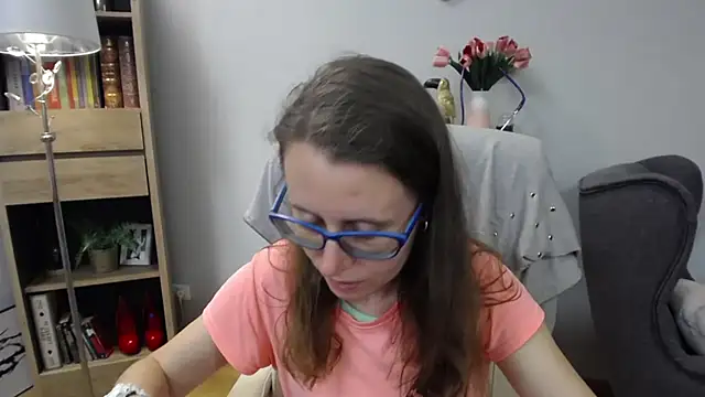 Snapshot of sweetxLizzy chatting on June 8, 4:35 am sweetxLizzy online show from June 8, 4:35 am