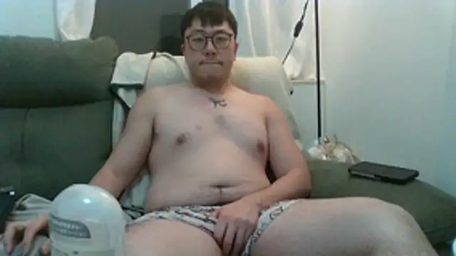 Snapshot of KaylanBMB chatting on May 8, 5:40 pm KaylanBMB online show from May 8, 5:40 pm