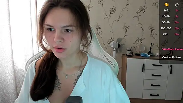 Snapshot of yourdreamm_ chatting on September 17, 8:05 am yourdreamm online show from September 17, 8:05 am