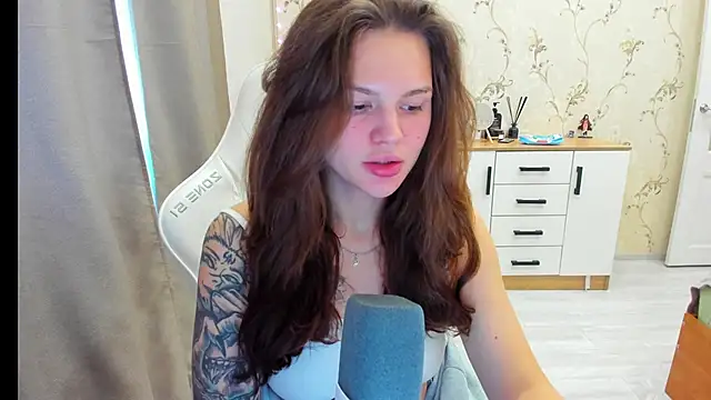 Snapshot of yourdreamm_ chatting on October 21, 6:58 am yourdreamm online show from October 21, 6:58 am