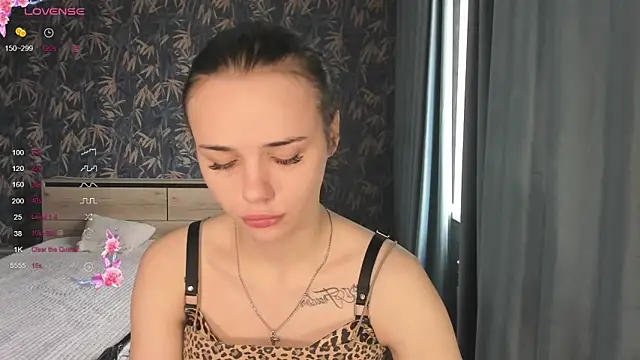 Snapshot of Kseni_a chatting on April 24, 7:11 am Kseni a online show from April 24, 7:11 am
