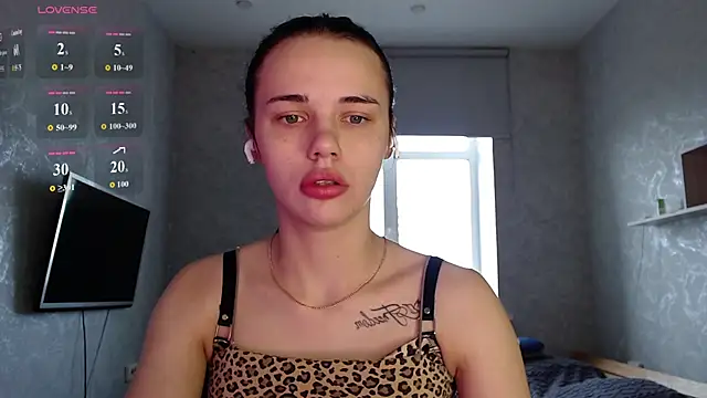 Snapshot of Kseni_a chatting on June 6, 7:57 am Kseni a online show from June 6, 7:57 am