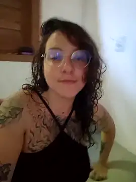 Snapshot of Blue_Liz chatting on February 1, 5:55 pm Blue Liz online show from February 1, 5:55 pm