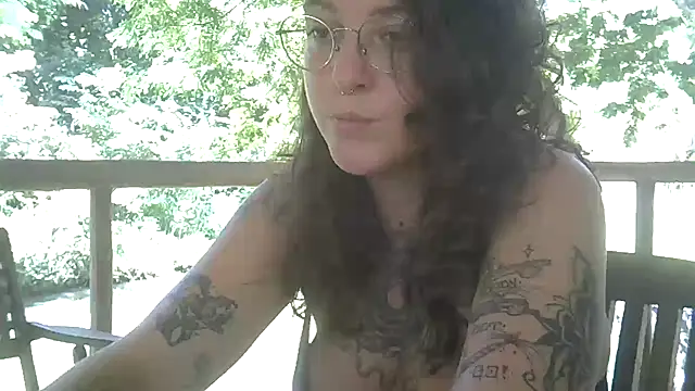 Snapshot of Blue_Liz chatting on March 7, 12:57 pm Blue Liz online show from March 7, 12:57 pm