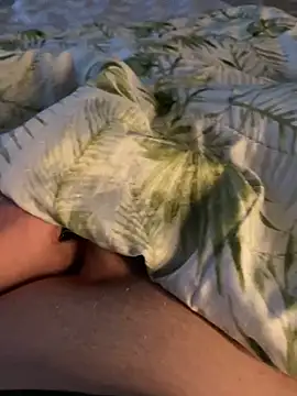 Snapshot of D1nam1te87 chatting on October 30, 4:08 pm D1nam1te87 online show from October 30, 4:08 pm