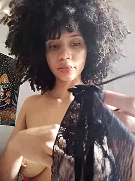 Snapshot of bettyboo2801 chatting on May 10, 9:09 pm bettyboo2801 online show from May 10, 9:09 pm
