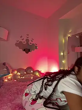 Snapshot of _Zahara_ chatting on May 24, 10:59 pm Zahara online show from May 24, 10:59 pm