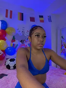 Snapshot of _Zahara_ chatting on June 18, 11:20 pm Zahara online show from June 18, 11:20 pm