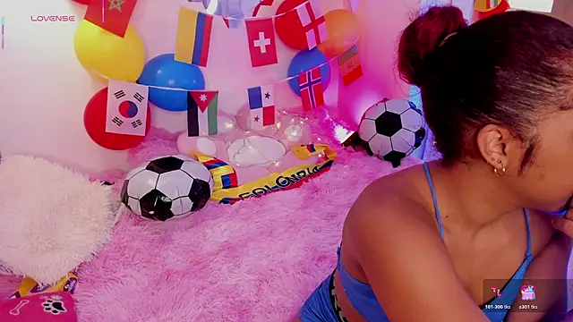 Snapshot of _Zahara_ chatting on June 22, 11:35 pm Zahara online show from June 22, 11:35 pm