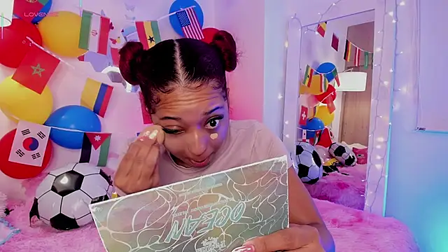 Snapshot of _Zahara_ chatting on June 24, 11:15 pm Zahara online show from June 24, 11:15 pm