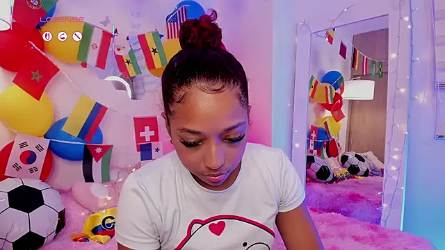 Snapshot of _Zahara_ chatting on July 1, 11:48 pm Zahara online show from July 1, 11:48 pm