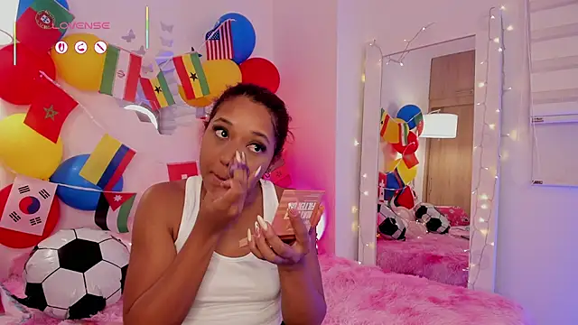 Snapshot of _Zahara_ chatting on July 3, 11:22 pm Zahara online show from July 3, 11:22 pm