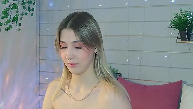 Snapshot of Bella_svon chatting on March 21, 7:57 am Bella svon online show from March 21, 7:57 am