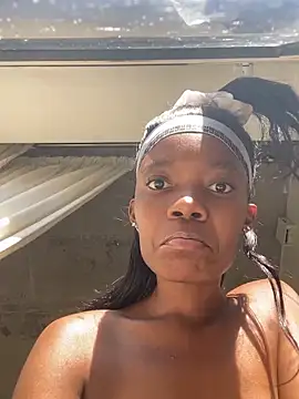 prettydollyy online show from April 10, 7:35 am