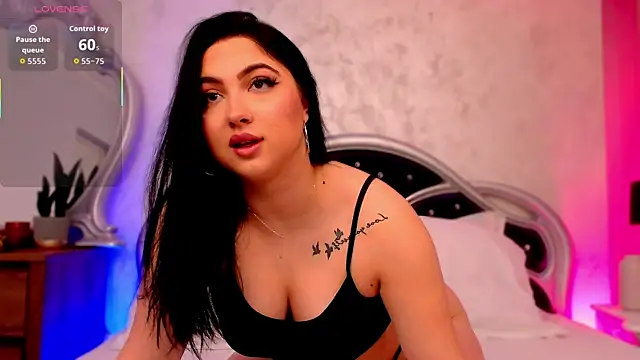Snapshot of SweetySasha18 chatting on April 28, 5:07 pm SweetySasha18 online show from April 28, 5:07 pm