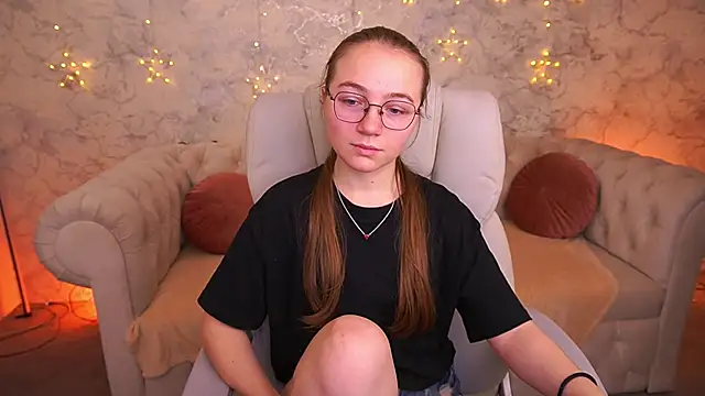 ArrinaWairr online show from February 6, 8:29 am