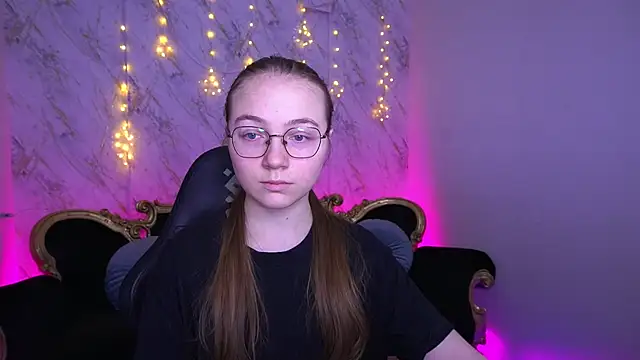 ArrinaWairr online show from February 9, 8:40 am