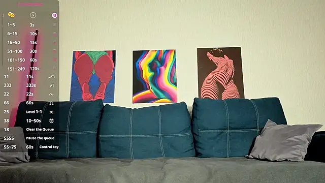 TrixiBell online show from April 18, 3:43 am