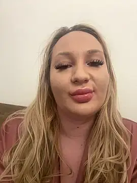 Snapshot of NellyExtraa chatting on July 16, 1:28 pm NellyExtraa online show from July 16, 1:28 pm