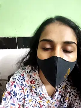 Snapshot of Zoya_G chatting on February 24, 10:13 am Zoya G online show from February 24, 10:13 am