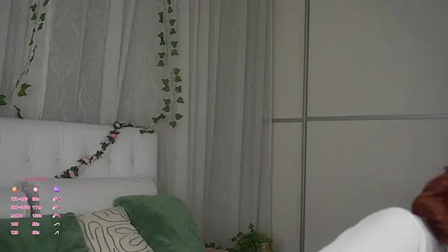 BlytheBenny online show from March 1, 1:18 am