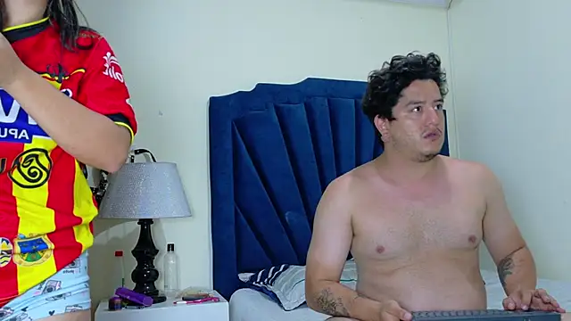 RoxyandAron2 online show from April 2, 12:03 pm