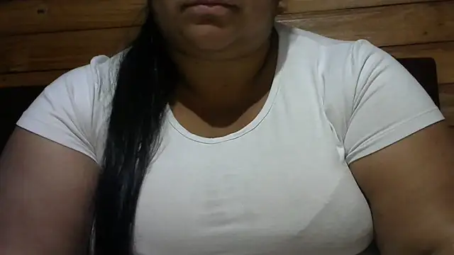Snapshot of MARRENTINHA34 chatting on July 1, 3:34 pm MARRENTINHA34 online show from July 1, 3:34 pm