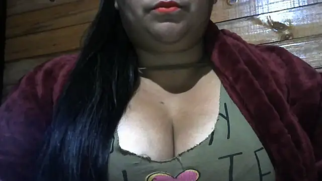 Snapshot of MARRENTINHA34 chatting on July 4, 4:24 pm MARRENTINHA34 online show from July 4, 4:24 pm