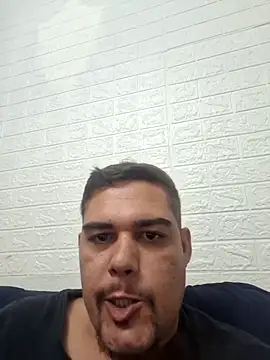 feehzungi0000 online show from April 2, 11:30 am