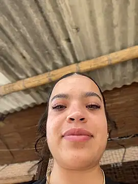 Snapshot of JuanitaMore01 chatting on February 9, 7:29 pm JuanitaMore01 online show from February 9, 7:29 pm