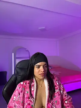 Snapshot of JuanitaMore01 chatting on June 8, 1:28 am JuanitaMore01 online show from June 8, 1:28 am