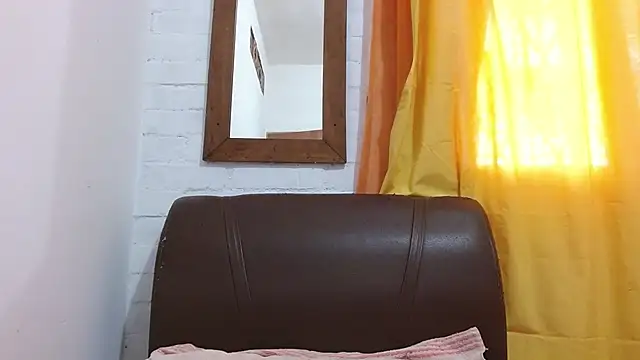 Snapshot of setthomas chatting on July 11, 8:33 pm setthomas online show from July 11, 8:33 pm