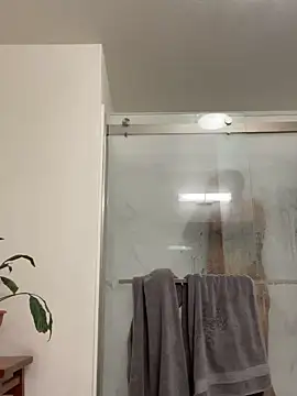 Snapshot of pnwzo chatting on October 19, 10:32 pm pnwzo online show from October 19, 10:32 pm