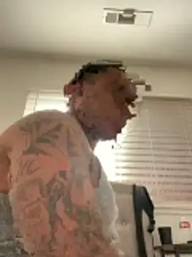 Snapshot of pnwzo chatting on October 29, 11:06 pm pnwzo online show from October 29, 11:06 pm