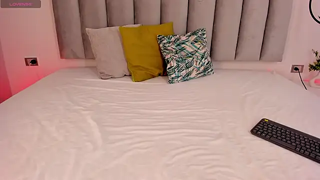 Tina curly online show from February 28, 11:00 am