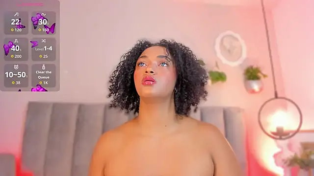 Snapshot of Tina_curly chatting on June 25, 9:30 pm Tina curly online show from June 25, 9:30 pm