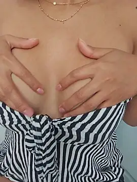 Snapshot of Miss_Pompitas23 chatting on July 9, 8:02 pm Miss Pompitas23 online show from July 9, 8:02 pm