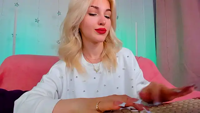 LisaFoxyMe online show from May 21, 1:23 am