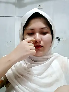 Snapshot of Nusrat-N chatting on July 19, 4:00 pm Nusrat-N online show from July 19, 4:00 pm