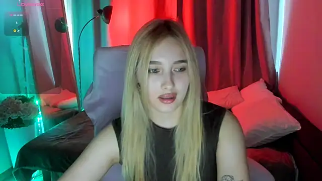 TaisiaHot online show from April 17, 8:28 am