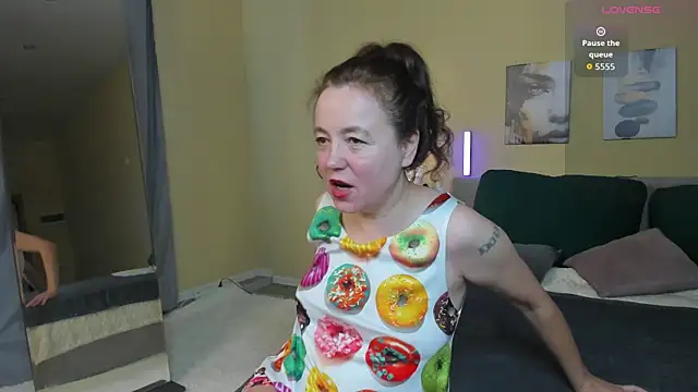 Kira Adler online show from April 13, 1:00 am