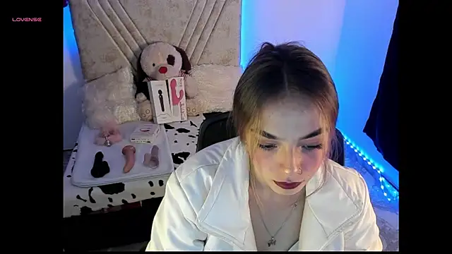 Mia Victoria22 online show from April 28, 2:10 am