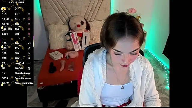 Snapshot of Mia_Victoria22 chatting on June 24, 2:21 am Mia Victoria22 online show from June 24, 2:21 am