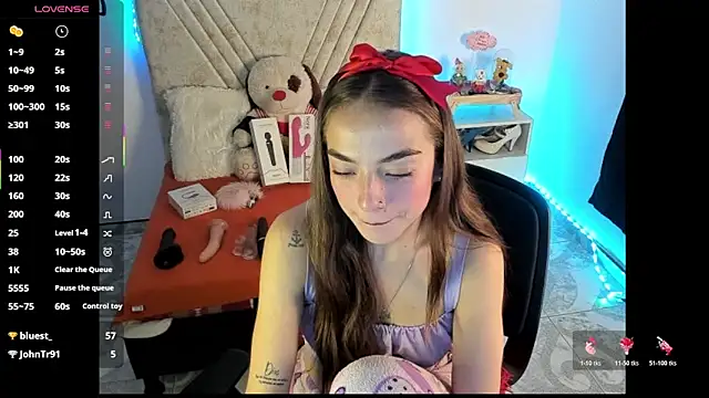 Snapshot of Mia_Victoria22 chatting on July 9, 3:54 am Mia Victoria22 online show from July 9, 3:54 am