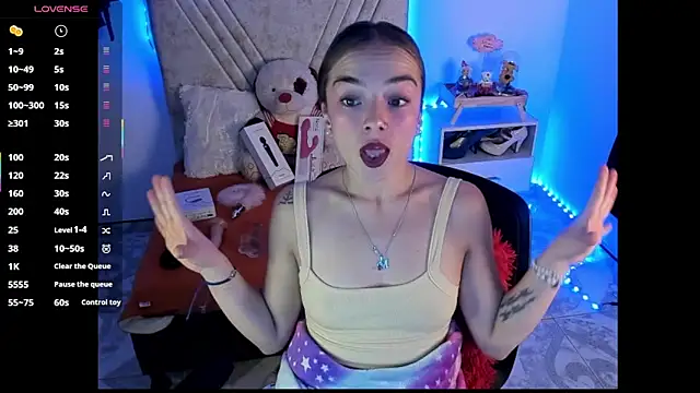 Snapshot of Mia_Victoria22 chatting on July 17, 2:18 am Mia Victoria22 online show from July 17, 2:18 am