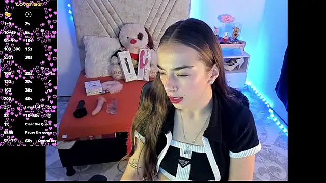 Snapshot of Mia_Victoria22 chatting on July 30, 2:32 am Mia Victoria22 online show from July 30, 2:32 am