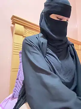  Laiali  online show from April 8, 3:56 pm