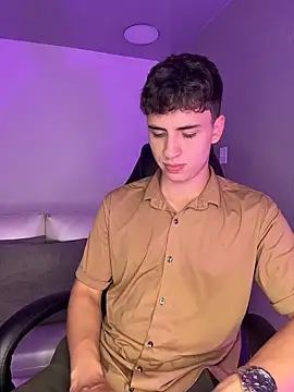 AdrianRinaldi online show from March 11, 8:04 pm