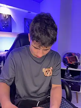 AdrianRinaldi online show from March 26, 8:03 pm