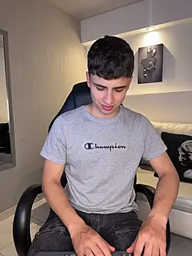 AdrianRinaldi online show from April 11, 8:02 pm